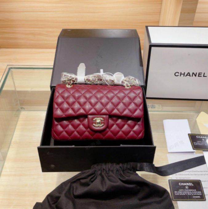 CHNL 19B Classic Double Flap Maroon Leather Handbag with Gold Signature CC Closure Buckle