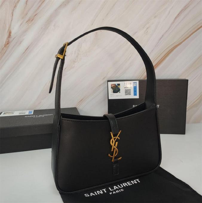 Le 5 à 7 Black Shiny Leather Monogram Hook-Hobo HandBag