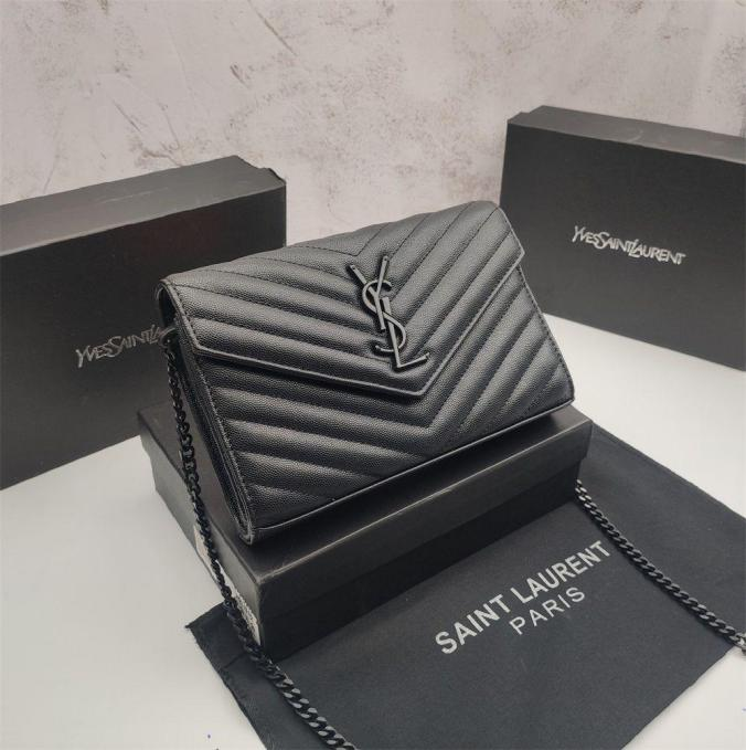 Black Chain Wallet Chevron Quilted Leather Bag