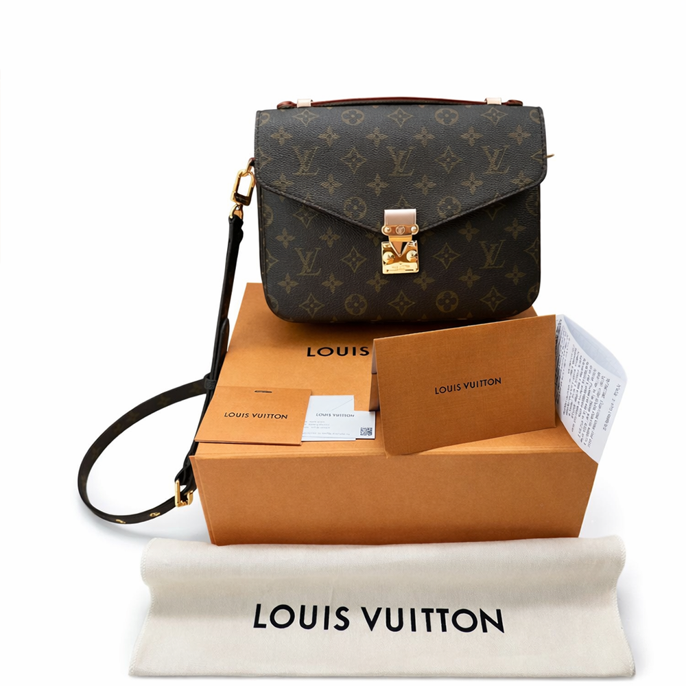 LV Pochette Satchel-style Monogram Coated Canvas Distinctive S-lock closurer Purse