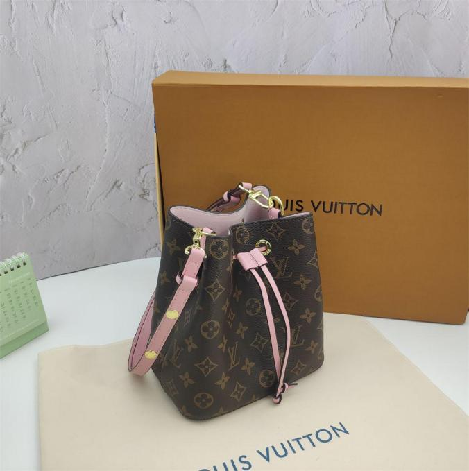 LV NéoNoé MM Monogram Canvas with Rose Poudré Pink Leather Bucket Bag